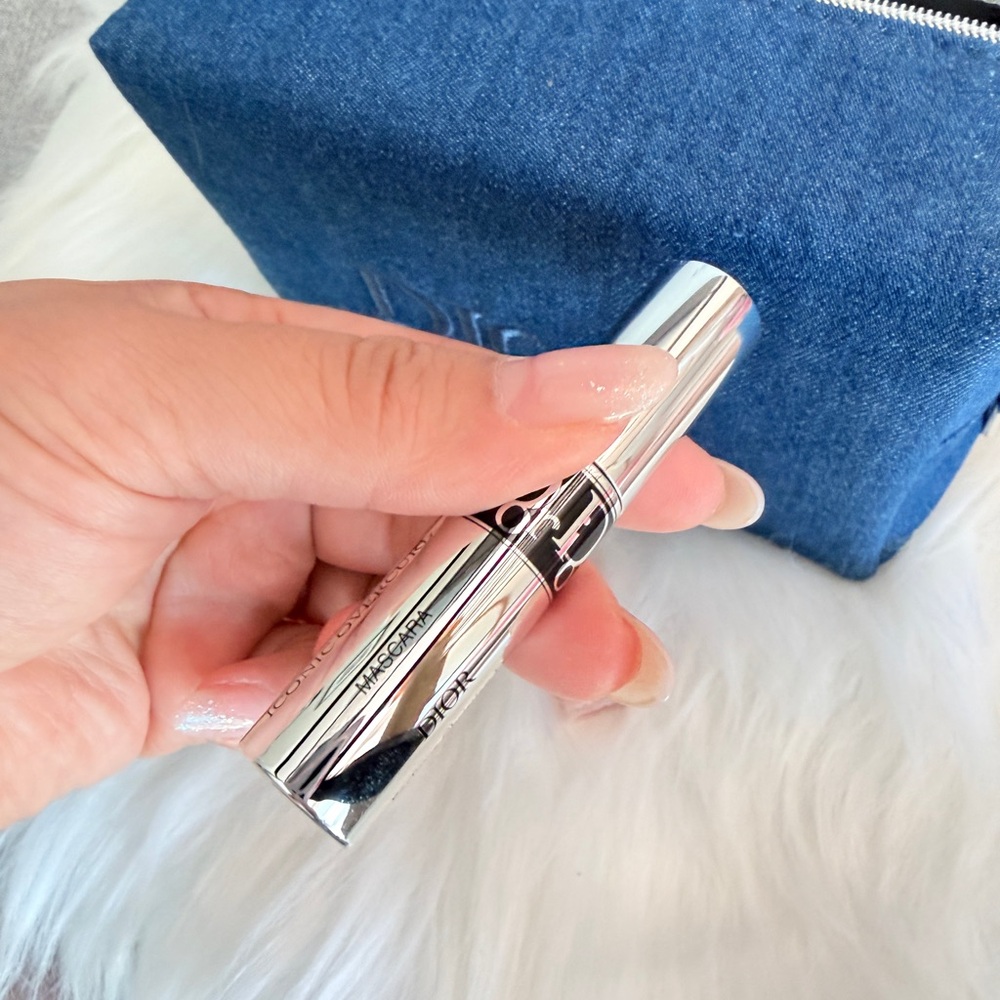 Dior Blue Cosmetic Bag with 2 travel size - Picture 6 of 9